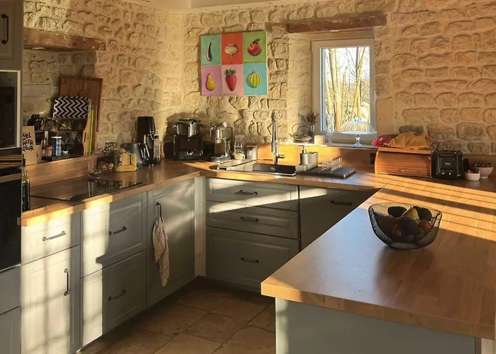 Hébergement de vacances Maison De Charme à Deux Pas Des Plages Historiques *