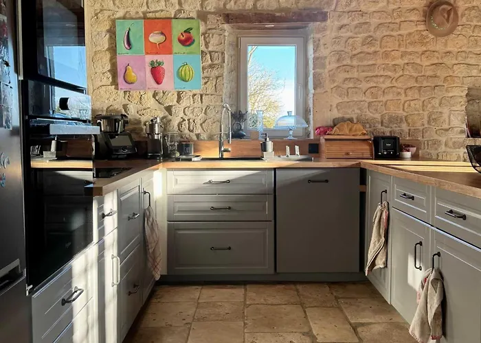 Hébergement de vacances Maison De Charme à Deux Pas Des Plages Historiques *